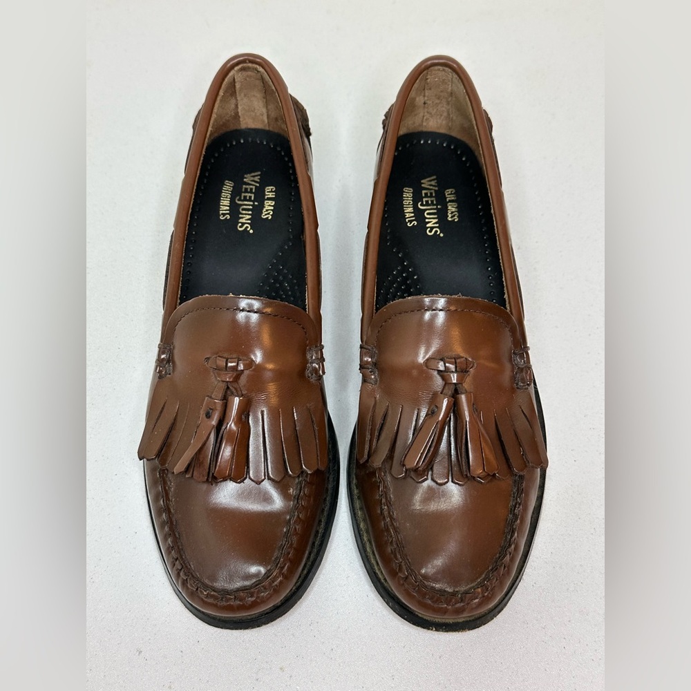 G.H. Bass & Co. Brown Weejuns Loafers SZ 6